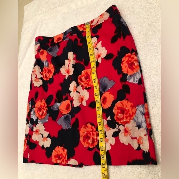 J Crew Factory Pencil Skirt Floral Red Blue White Style 37532 Size 6 - Picture 11 of 16